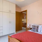 Chelmis Mary's Apartamento *